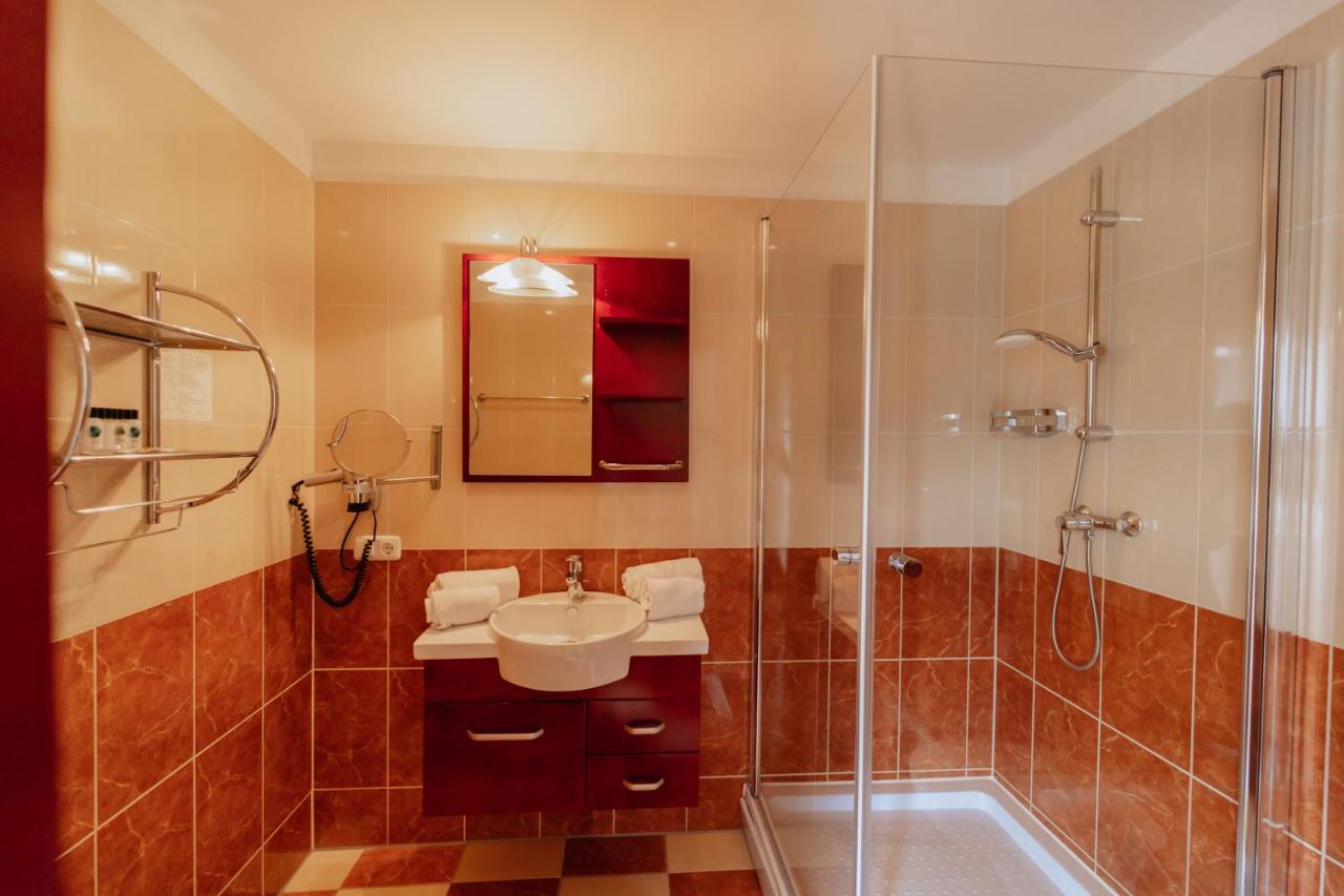 באד גלייכנברג Schloessl Hotel Kindl (Adults Only) מראה חיצוני תמונה